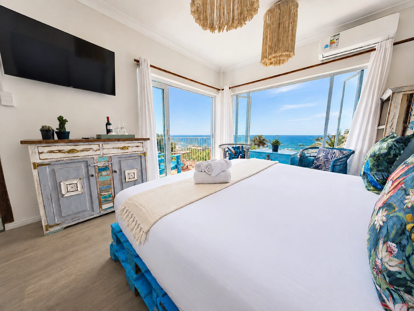 Shark suite and ocean view